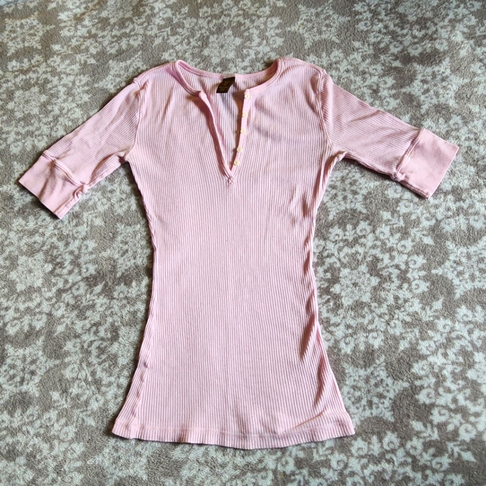 💌SOLD💌 Y2K Copper Key Pink Henley